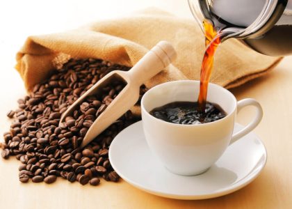 注がれるコーヒー